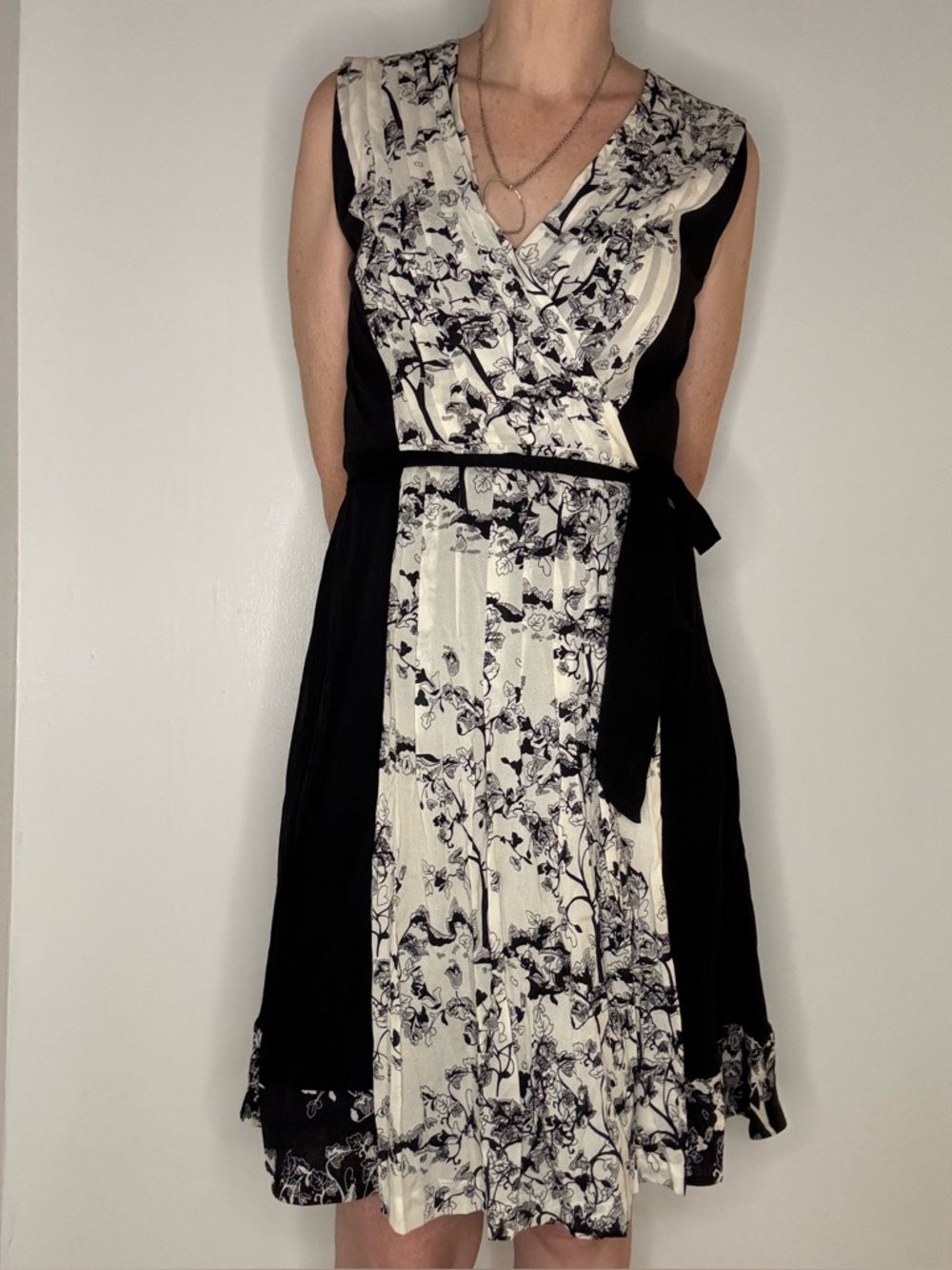 Diane Von Furstenberg DVF Black & Cream Floral Wrap Dress